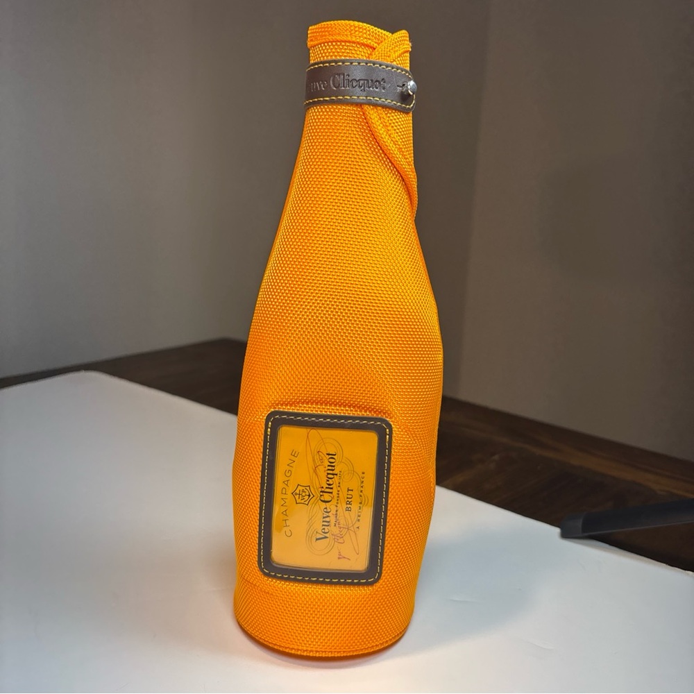 Veuve Clicquot 🍾 Brut Champagne Insulated Neoprene Cooler Bag Tote Jacket